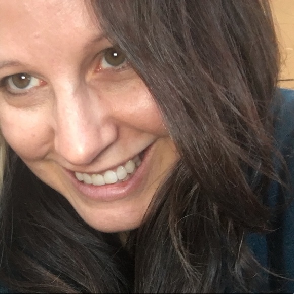Meet your Posher, Amanda - Picture 1 of 1